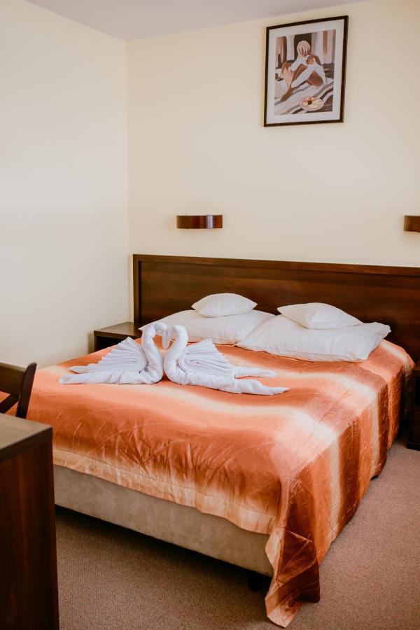 Hotel Domino Niemodlin Luaran gambar