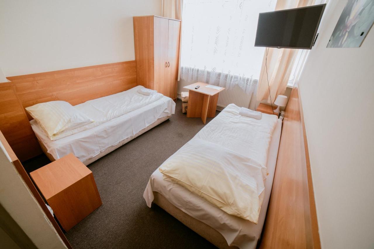 Hotel Domino Niemodlin Luaran gambar
