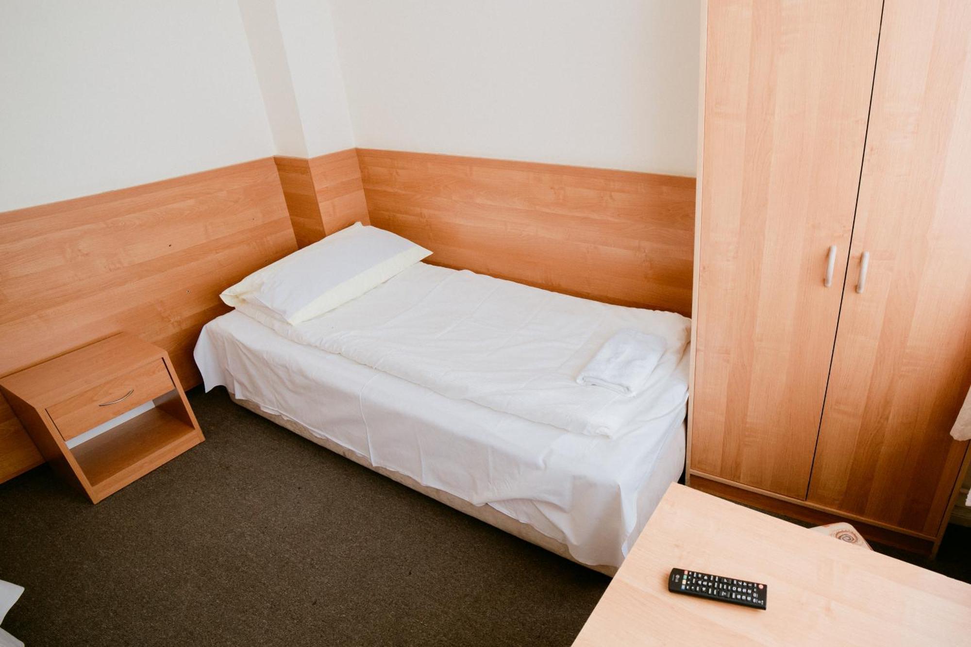 Hotel Domino Niemodlin Luaran gambar